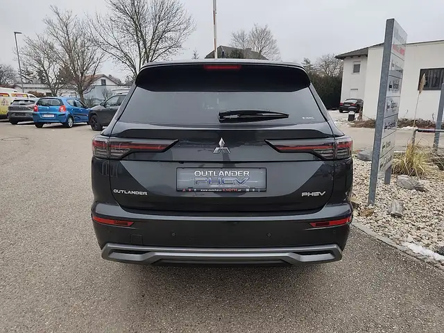 Mitsubishi Outlander 2,4 PHEV S-AWC Intense Ansicht 5