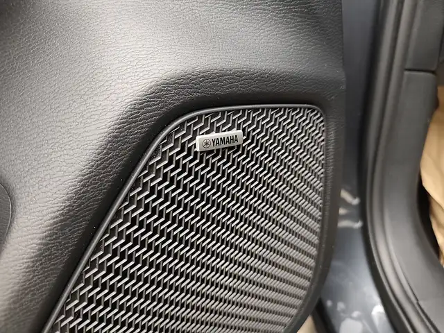 Mitsubishi Outlander 2,4 PHEV S-AWC Intense Ansicht 16