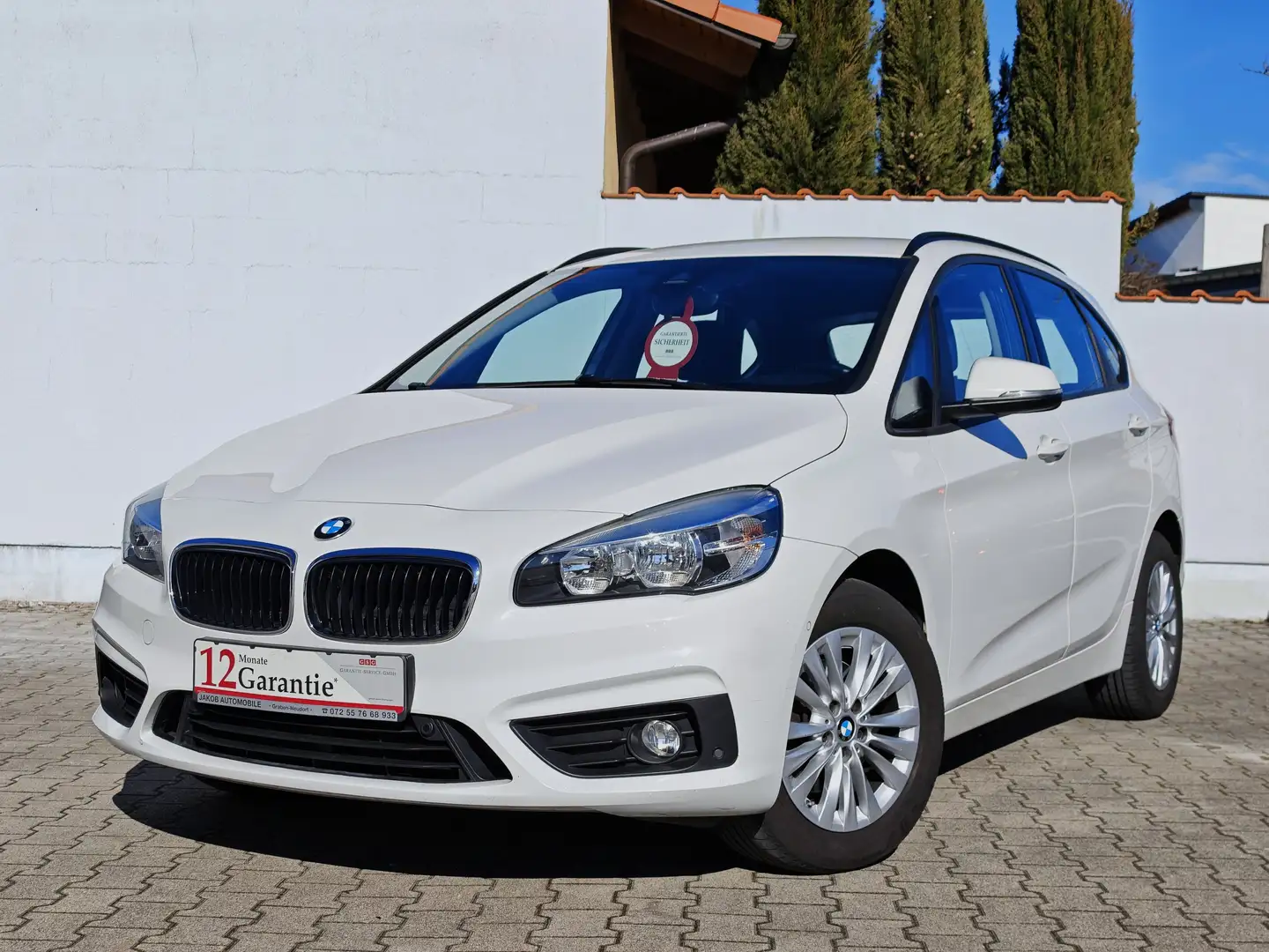 BMW 218 TÜV Neu Anhängerkup. Allrad NAVI PDC Sitzhei Weiß - 1