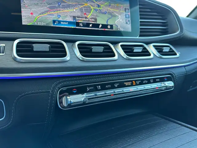 Mercedes-Benz GLE view 25