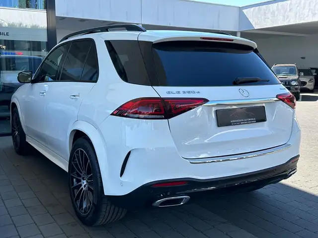 Mercedes-Benz GLE view 3