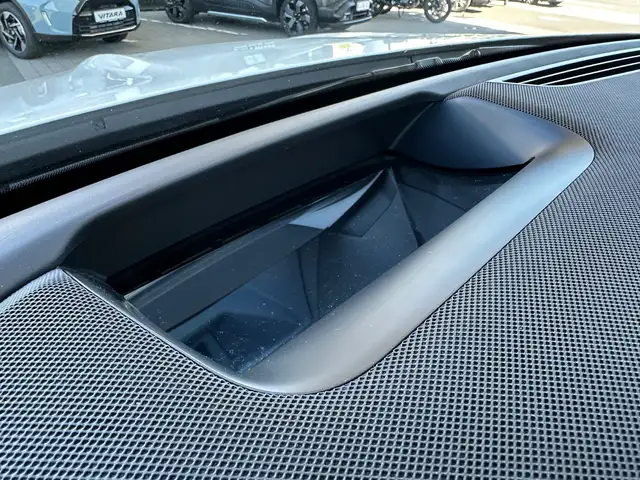 Mercedes-Benz GLE view 29