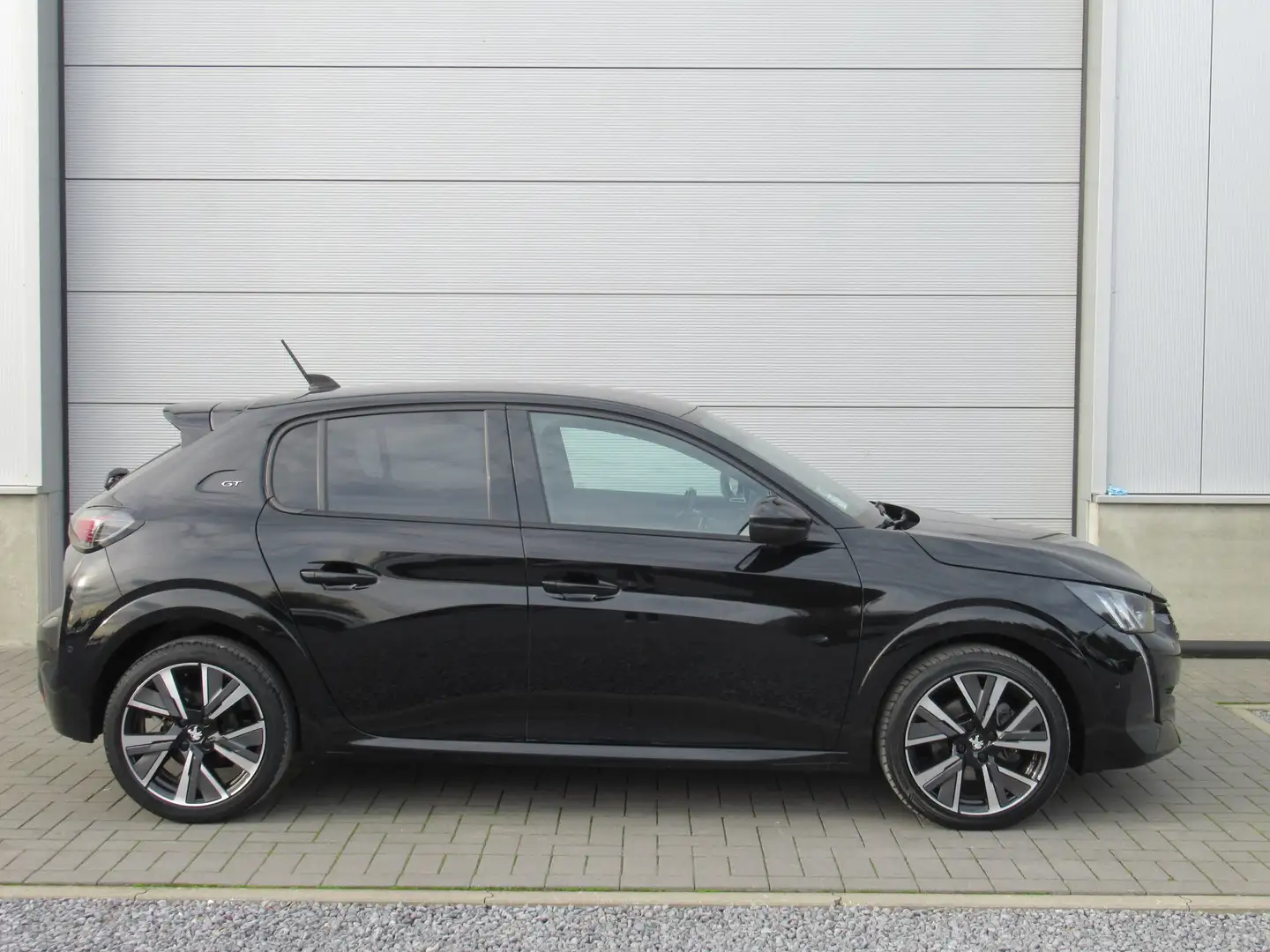 Peugeot 208 1.2i Aut. GT-Line / € 10.990 netto / Navi / Noir - 2