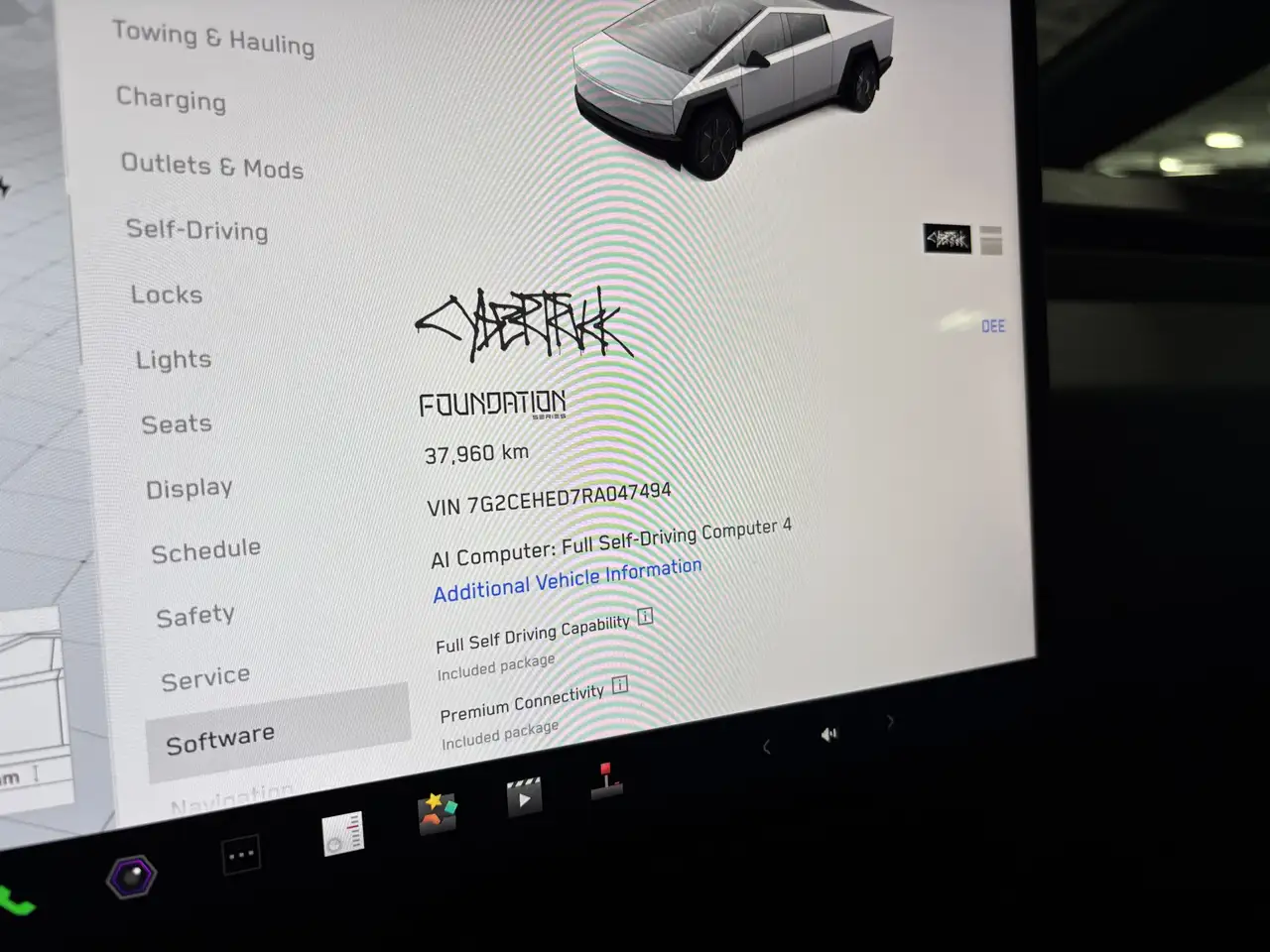 Tesla Cybertruck снимка Tesla Cybertruck