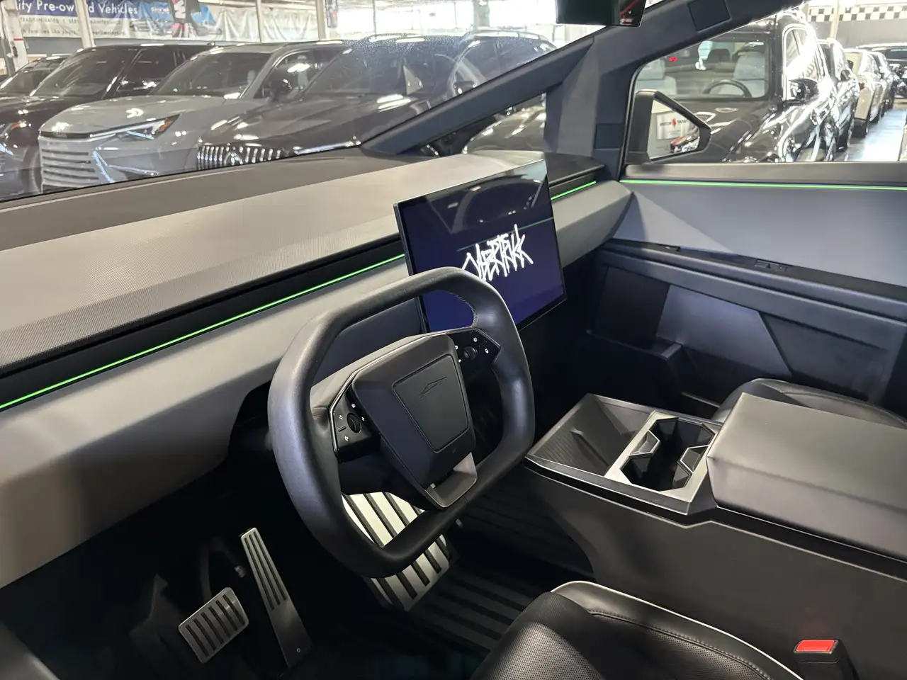 Tesla Cybertruck снимка Tesla Cybertruck