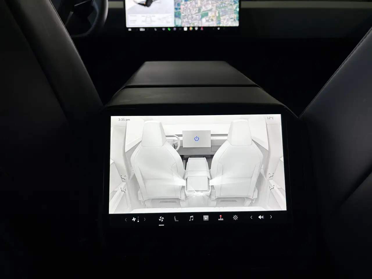 Tesla Cybertruck снимка Tesla Cybertruck