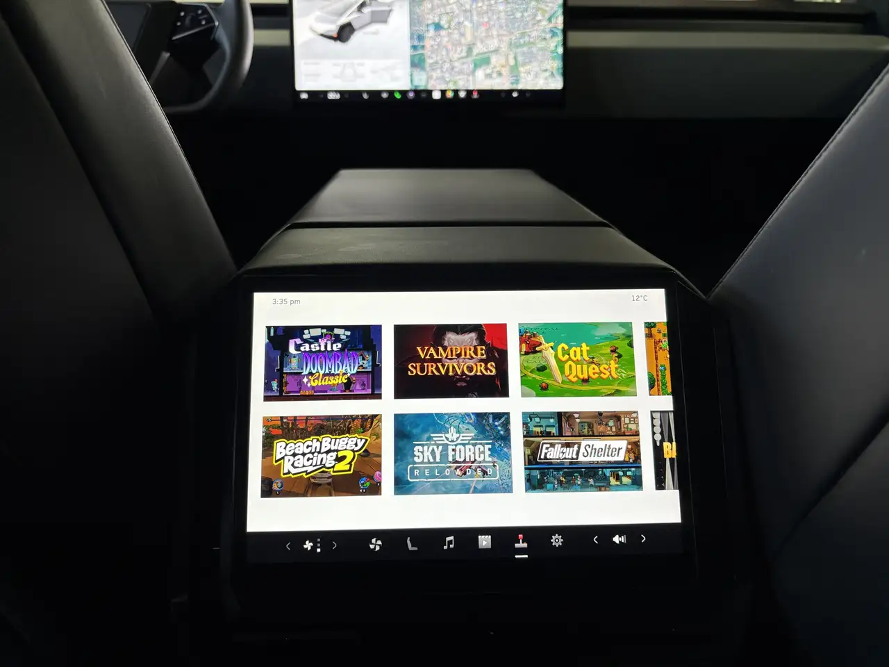 Tesla Cybertruck снимка Tesla Cybertruck