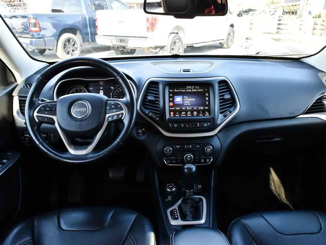 Jeep Cherokee снимка Jeep Cherokee