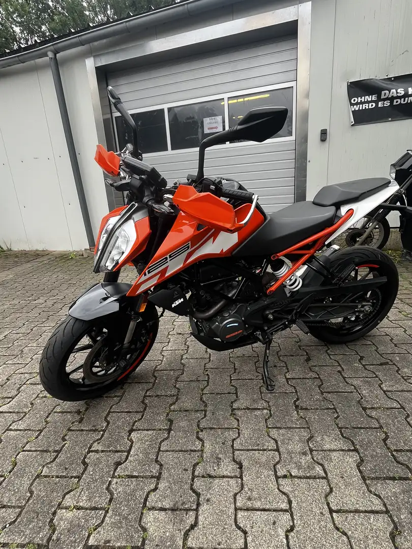 KTM 125 Duke - 1
