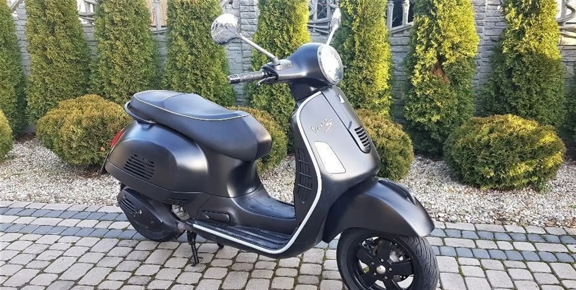 Vespa GTS Super Sport Zwart - 1