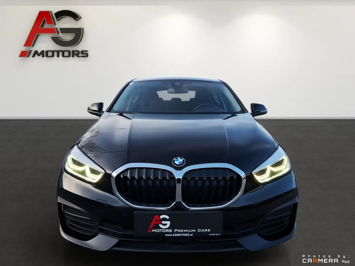 BMW 118 i Aut 5d/LED/Live Cockpit Pro/Navi/SHZ/PDC Schwarz - 2
