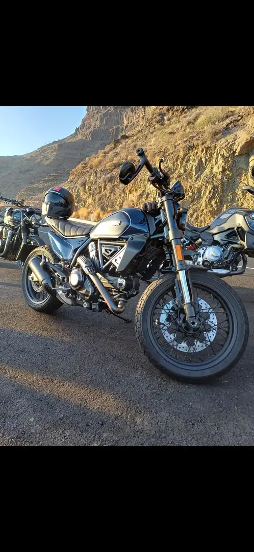 Ducati Scrambler Nightshift Azul - 2