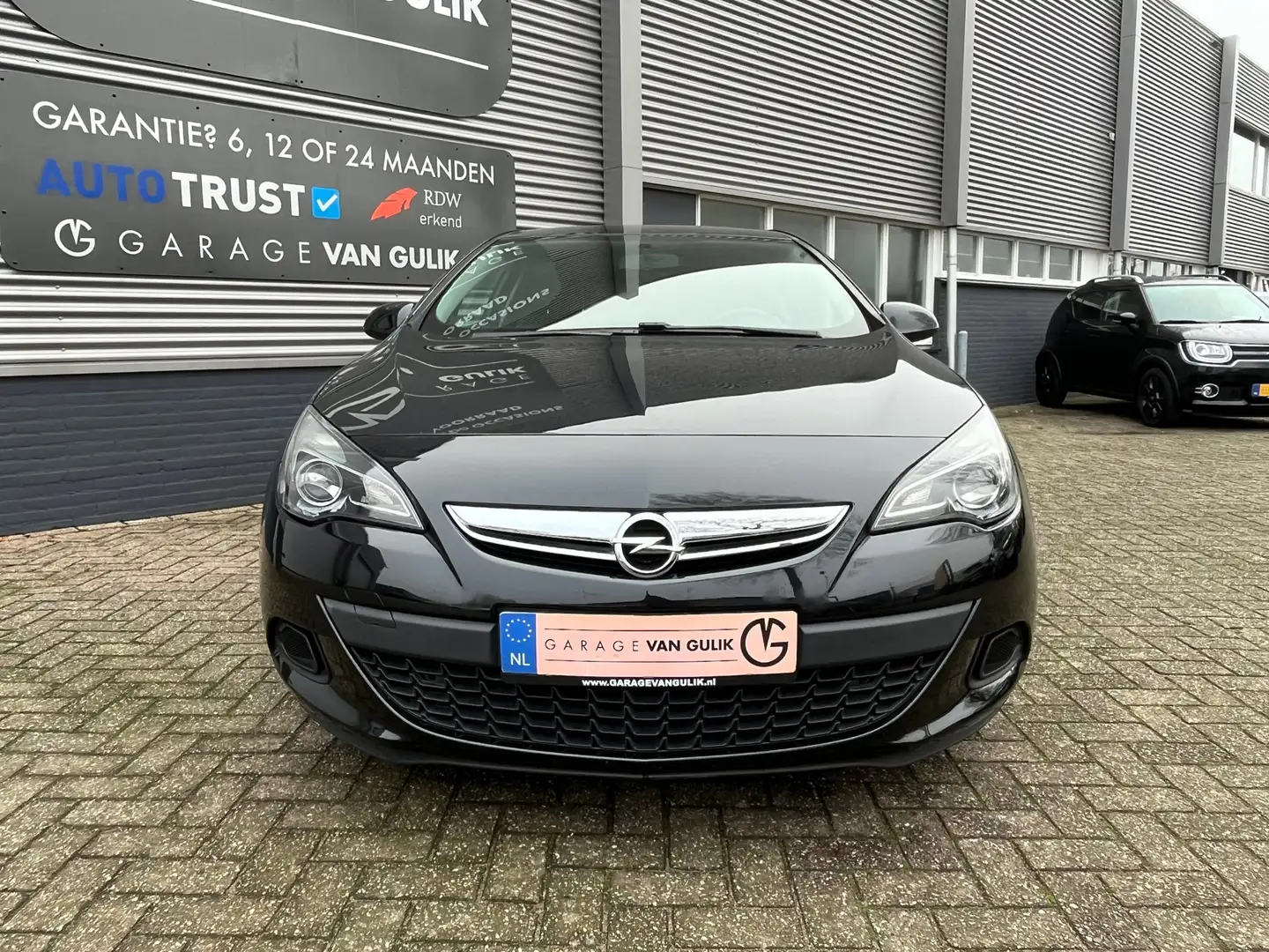 Opel Astra 1.4 GTC 3drs Airco,CruiseControl,Pdc,GetintGlas,Bl Zwart - 2