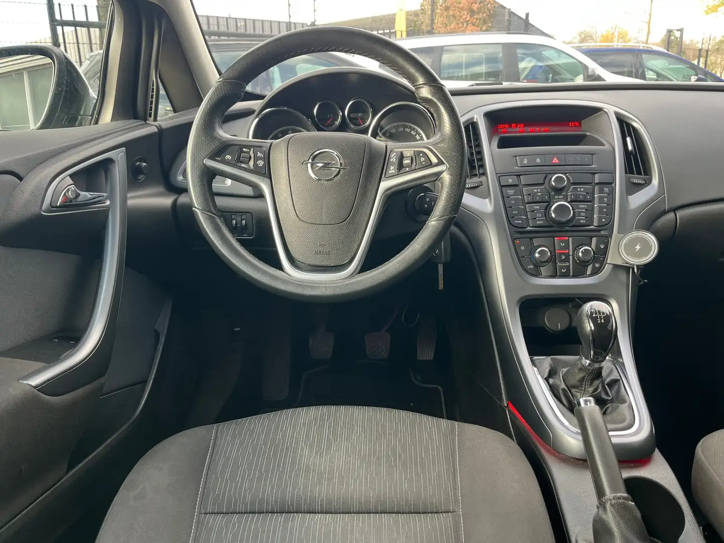 Opel Astra 1.4 GTC 3drs Airco,CruiseControl,Pdc,GetintGlas,Bl Zwart - 2