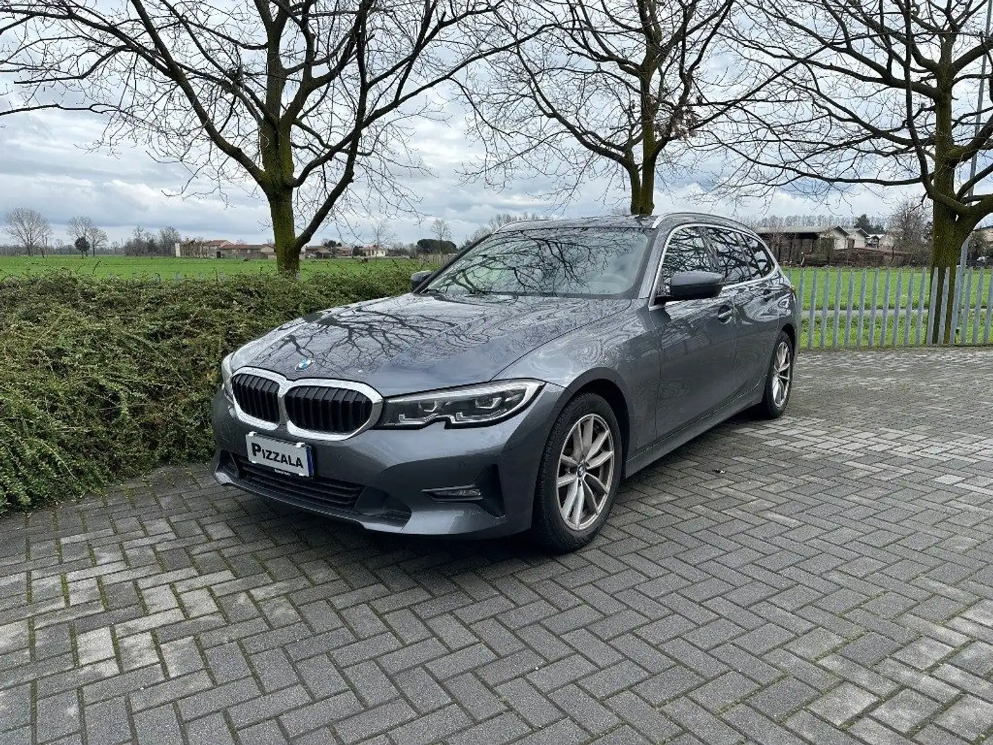 BMW 320 d Touring Business Advantage Gris - 1