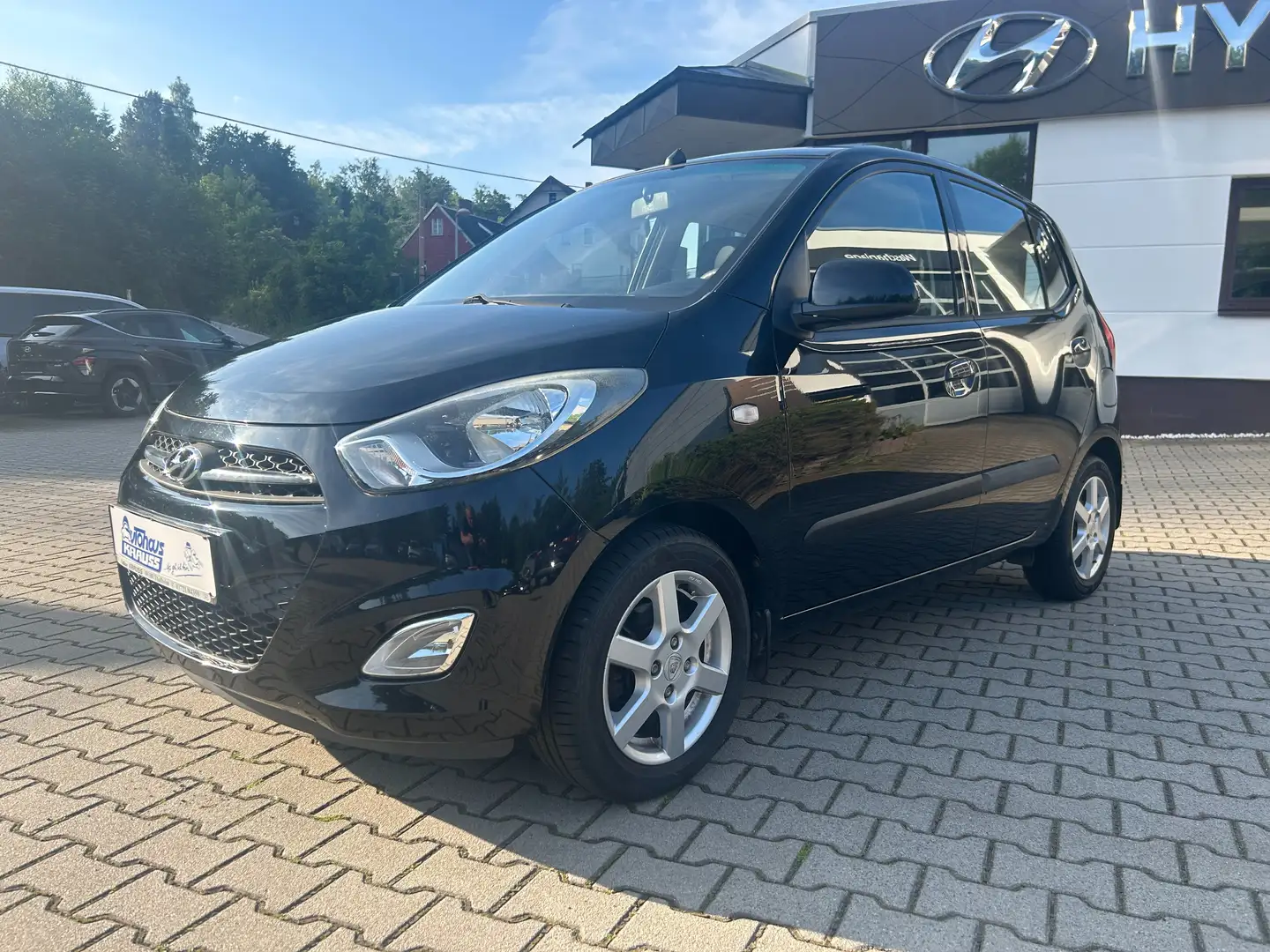 Hyundai i10 1.1 Automatik Style Nero - 1