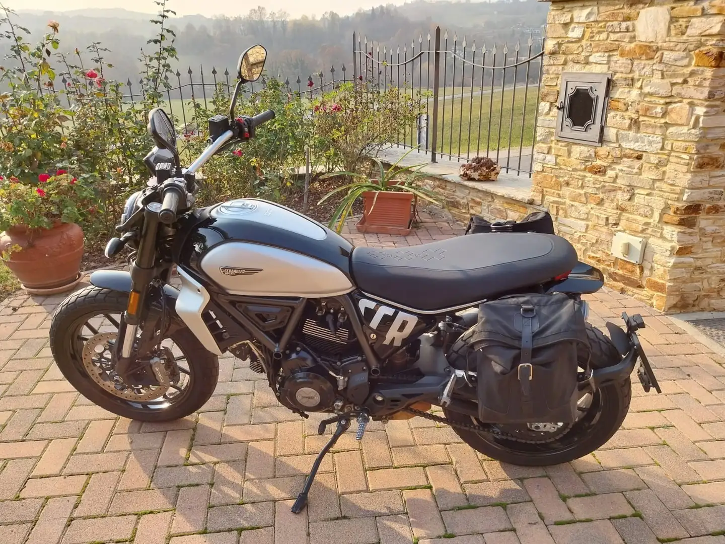 Ducati Scrambler icon Gri - 2