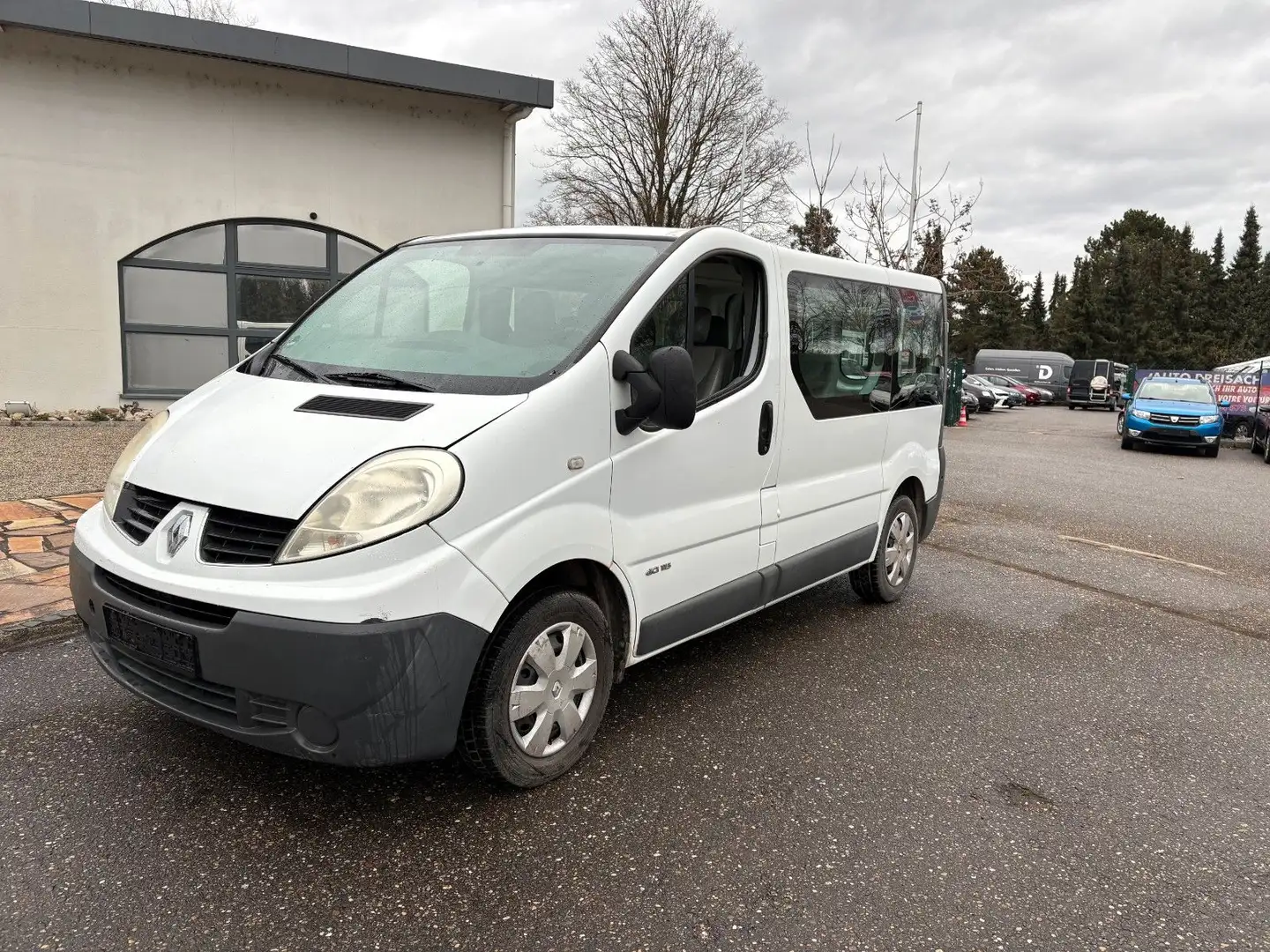 Renault Trafic 2,0 Diesel 2,7t 8 Sitzer Klima Navi Weiß - 1