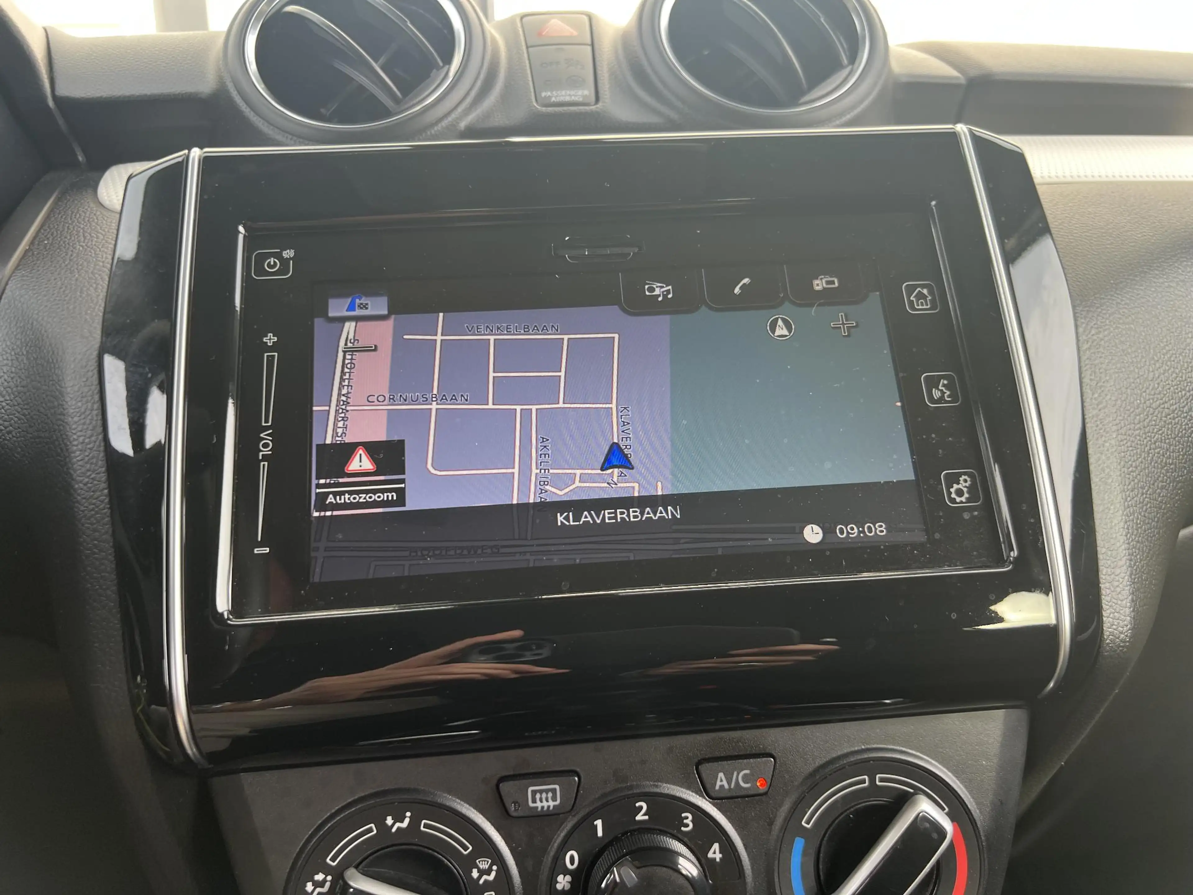 Suzuki Swift 1.2 Select Smart Hybrid | Armsteun | Apple Carplay — photo 27