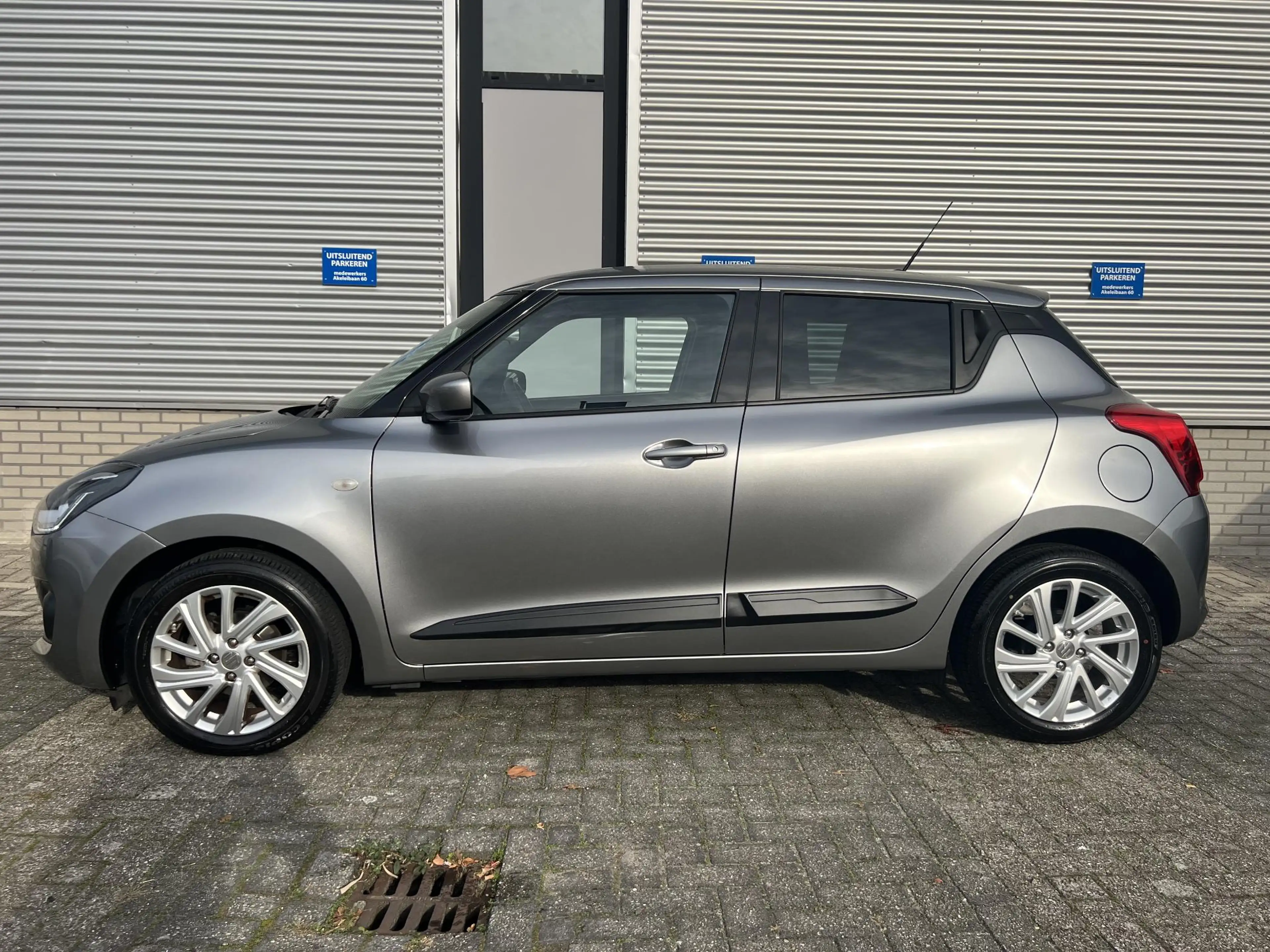 Suzuki Swift 1.2 Select Smart Hybrid | Armsteun | Apple Carplay — photo 3