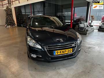2.0 HDi Blue Lease Premium Hybrid4 / Navi / Leder