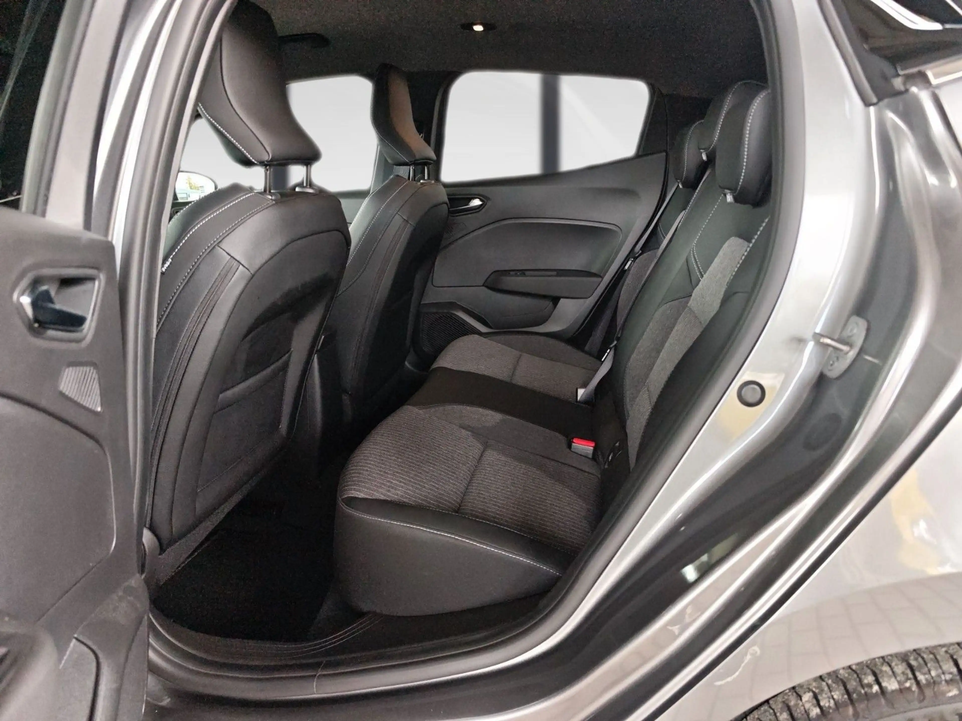 Mitsubishi Colt 1.6 Benziner Hybrid Edition — photo 11