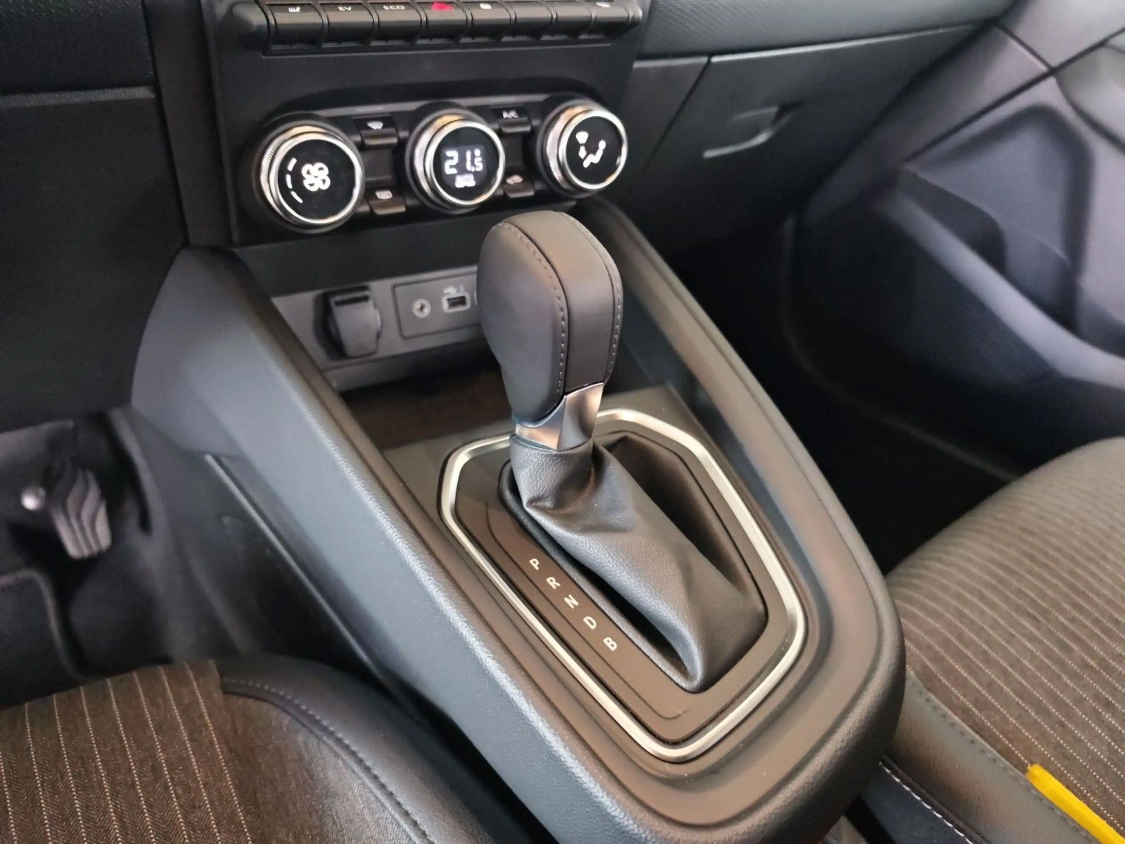 Mitsubishi Colt 1.6 Benziner Hybrid Edition — photo 13