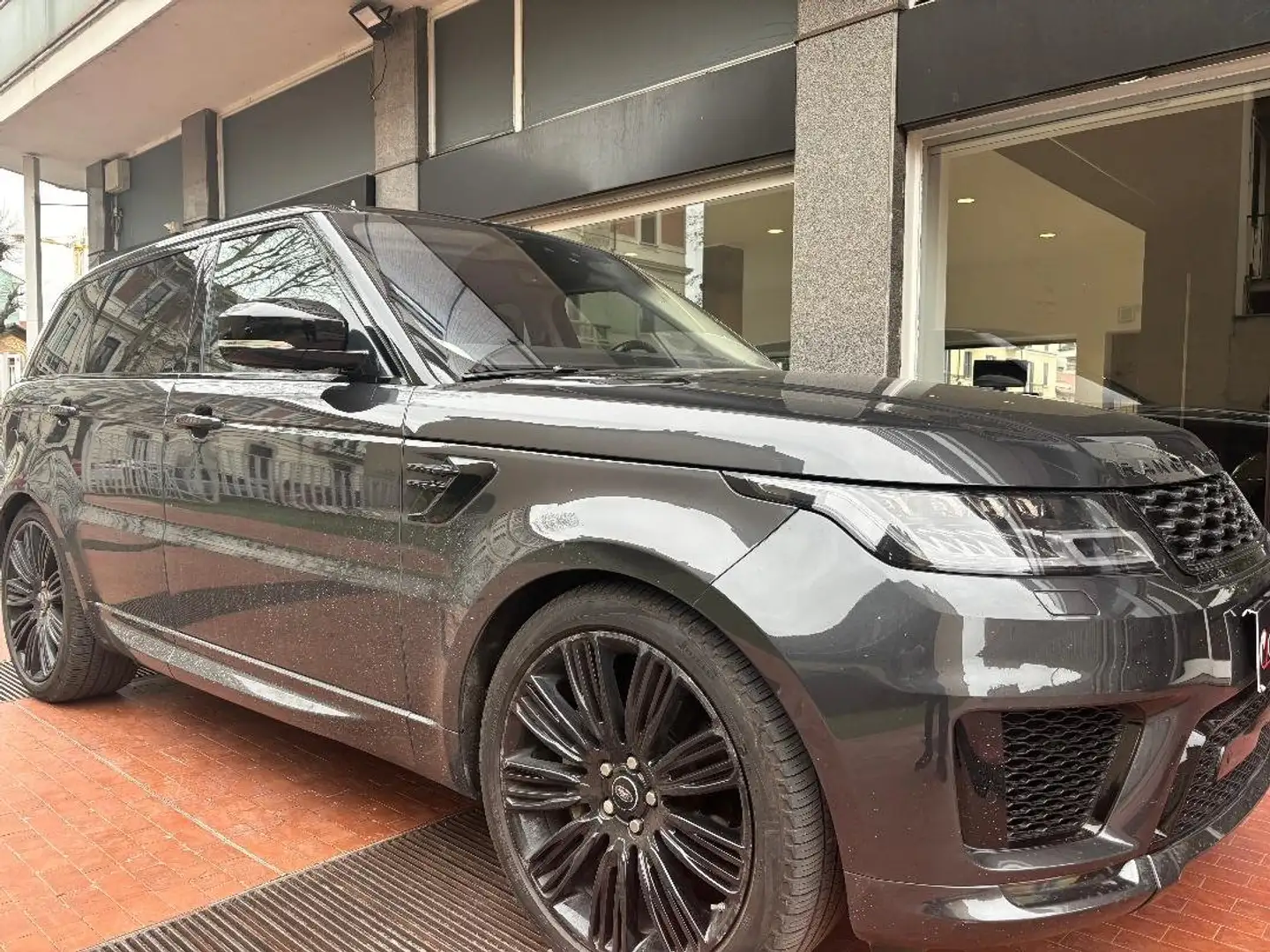 Land Rover Range Rover Sport 3.0d i6 mhev HSE Dynamic Stealth 249cv cerchi 22" Grijs - 1