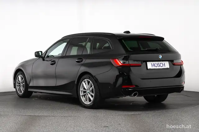 BMW 3 Series view 5