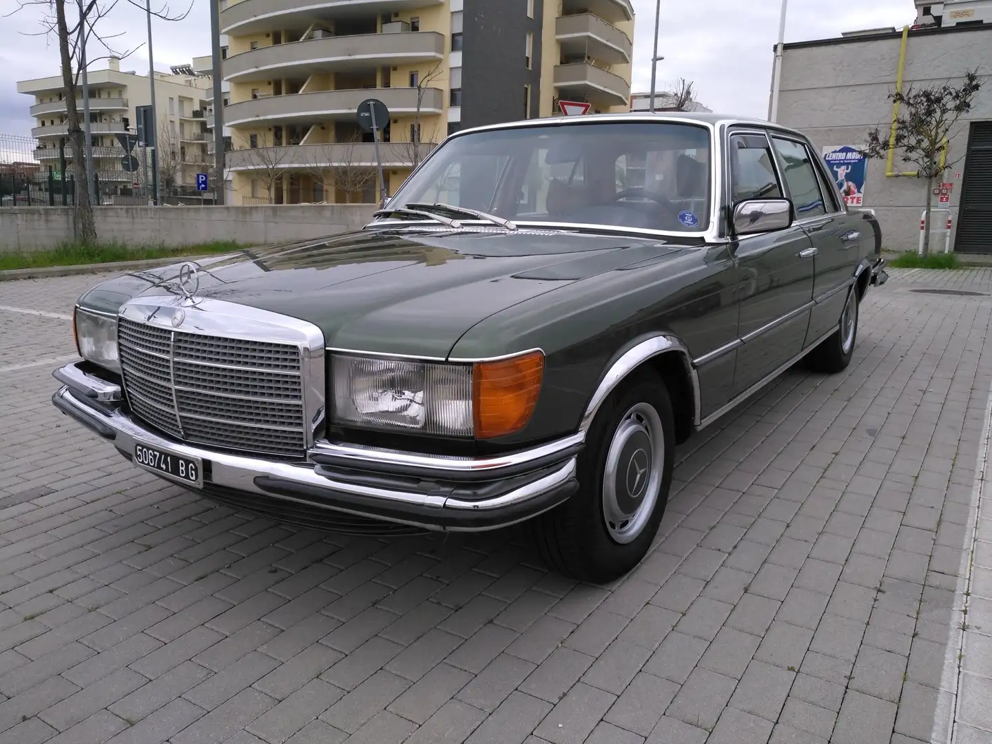 Mercedes-Benz 450 Sel Groen - 1