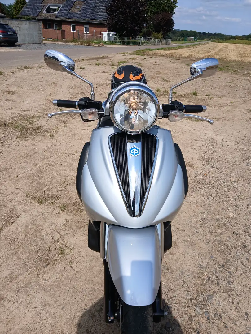 Piaggio Beverly 500 Ezüst - 2