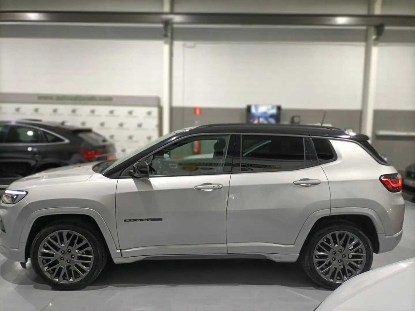 Jeep Compass 1.6 Mjt 80th FWD Gris - 2