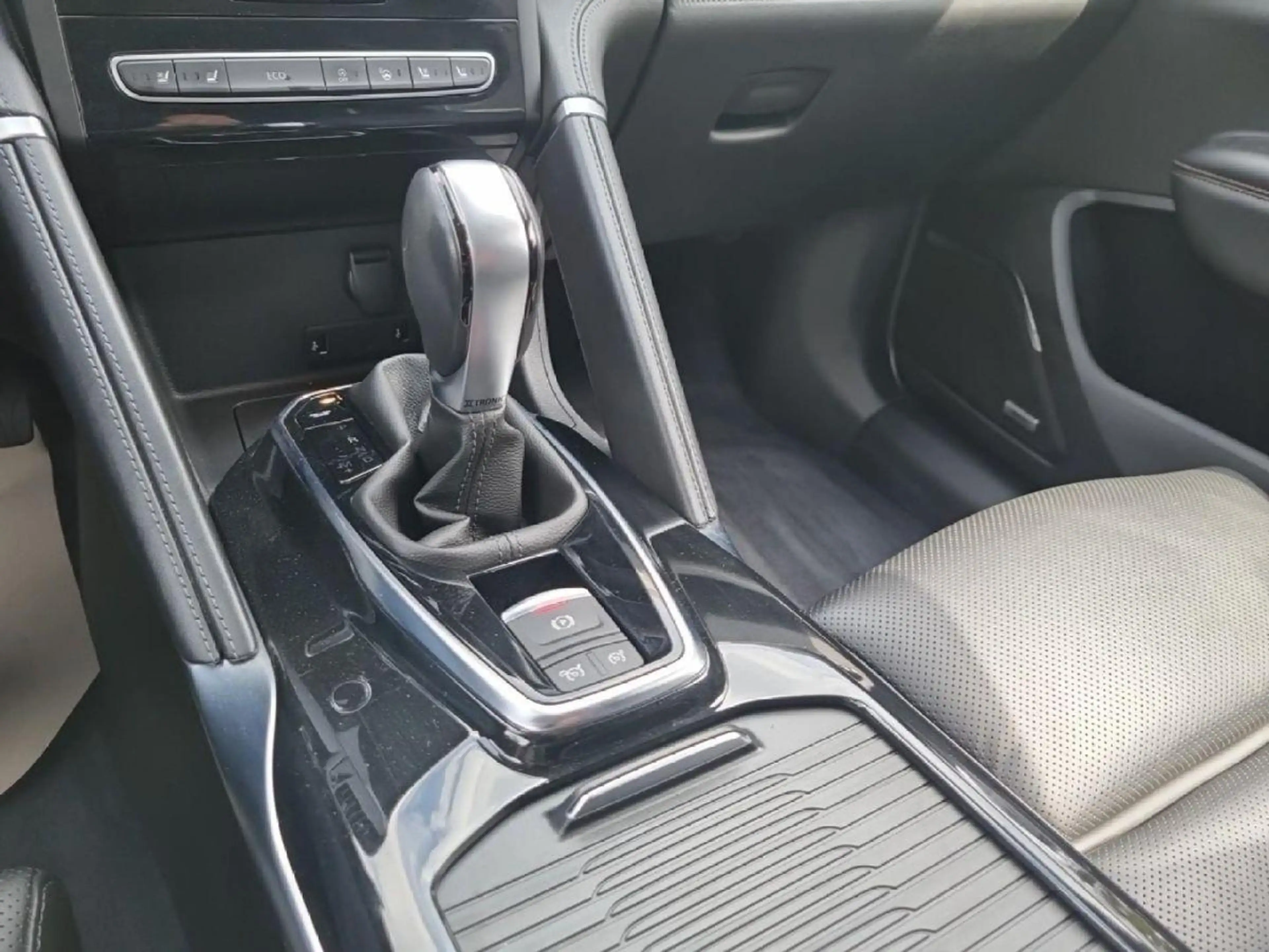 Renault Koleos BLUE dCi 190 4WD X-tronic INITIALE PARIS — photo 14
