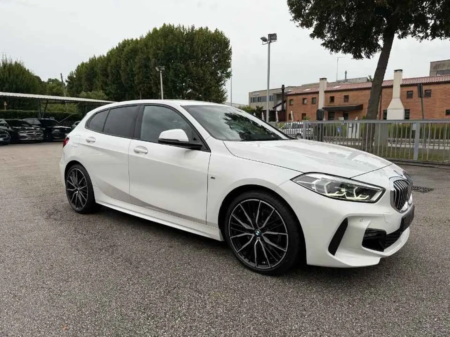 BMW 118 118d Msport auto Blanc - 2
