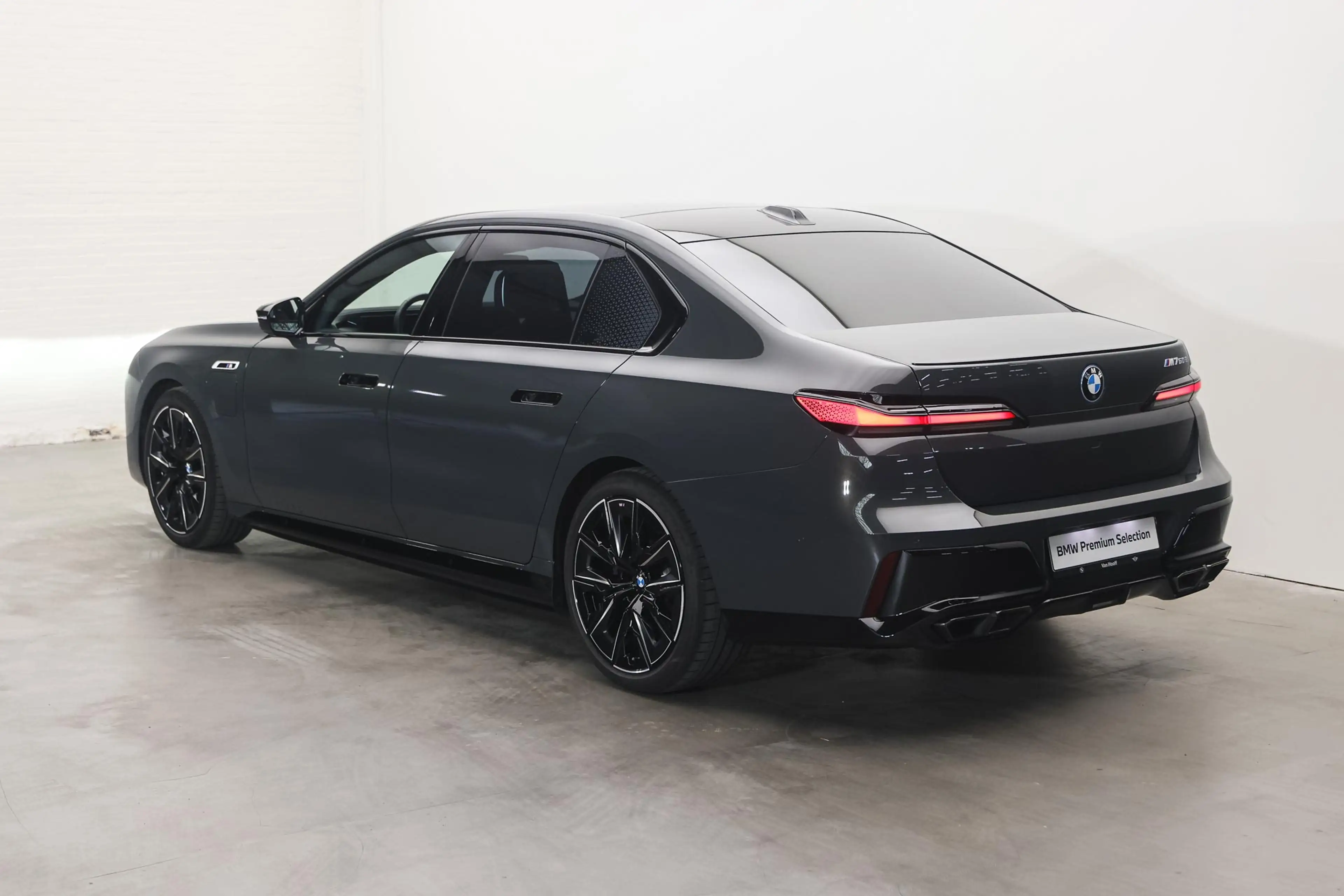 BMW 760 7 Serie M760e xDrive Automaat / Trekhaak / Multifu — photo 2