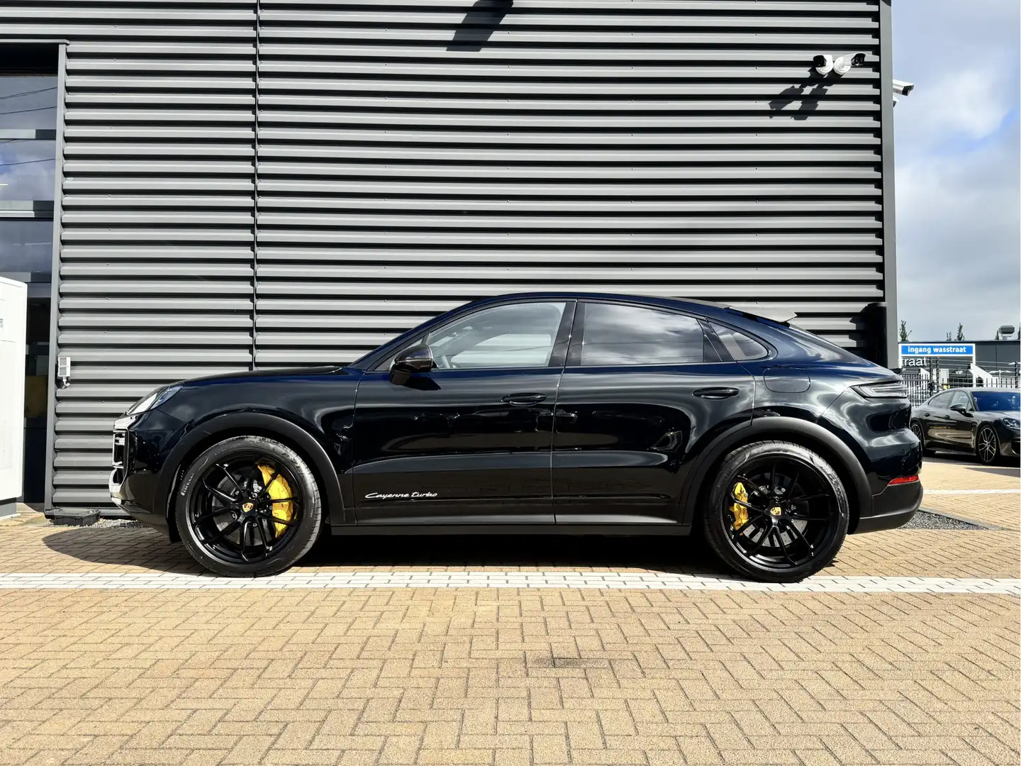Porsche Cayenne Turbo E-Hybrid Coupé met GT-Pakket Zwart - 2
