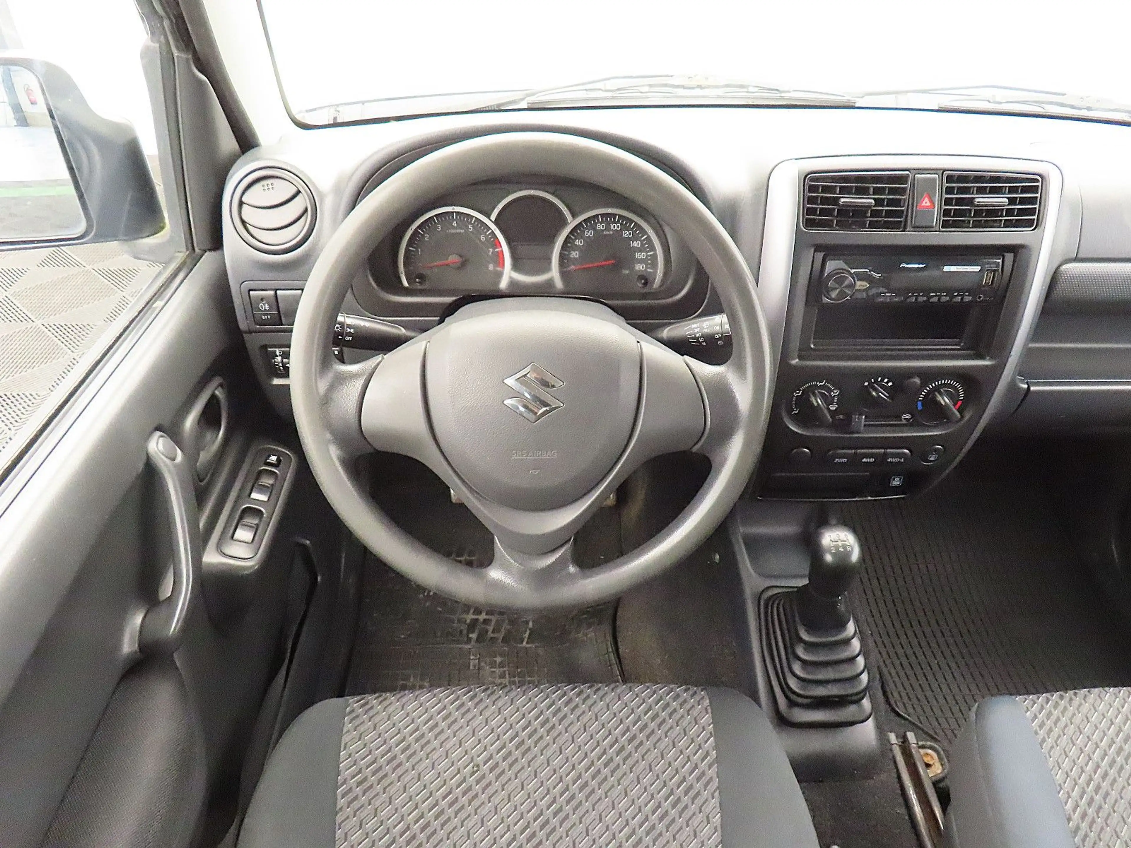 Suzuki Jimny Ranger Club Lim. *1. Hand / Allrad / AHK* — photo 11