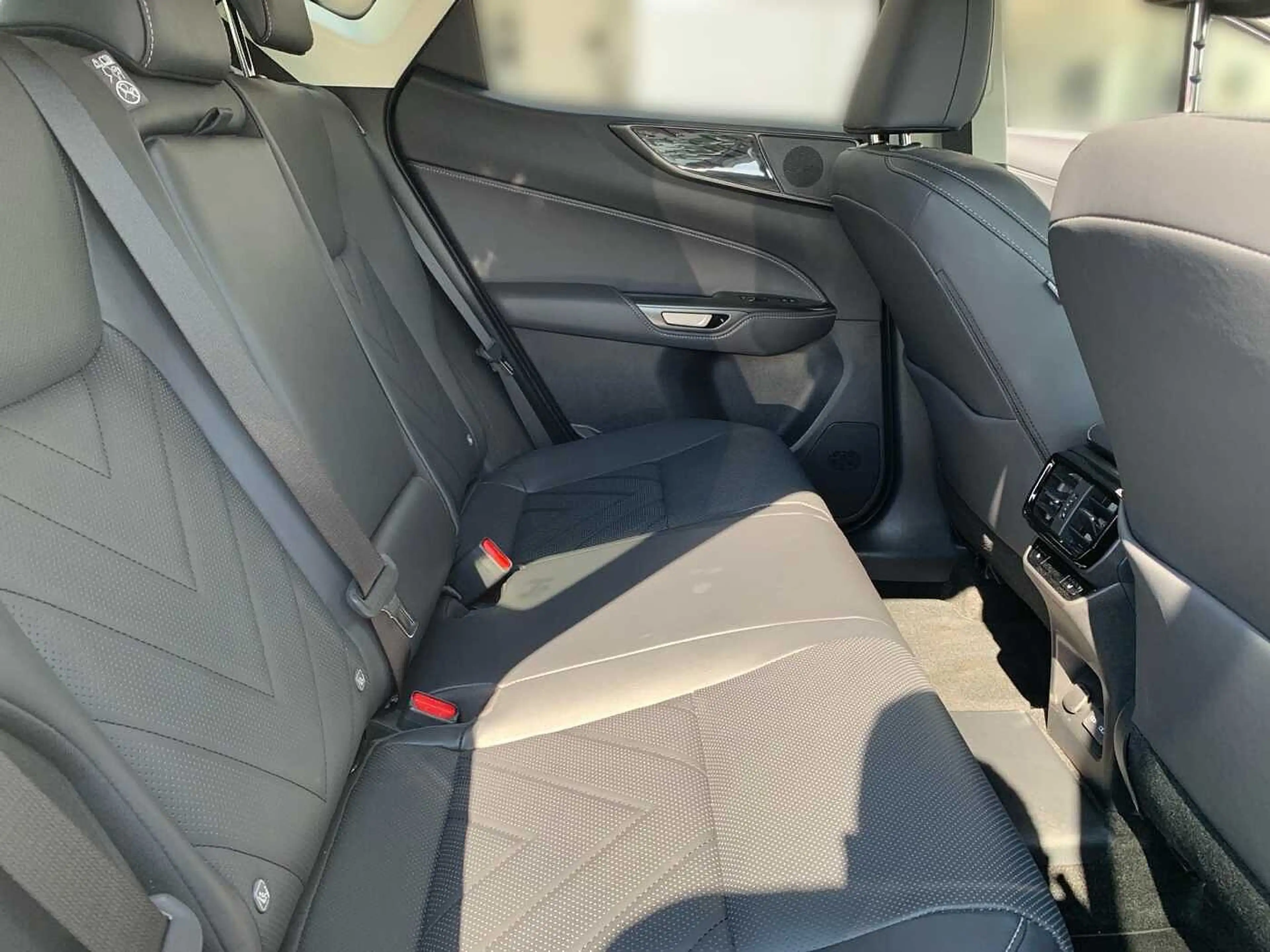 Lexus NX 450h+ Plug-In E-FOUR Business KAMERA 8-FACH — photo 7