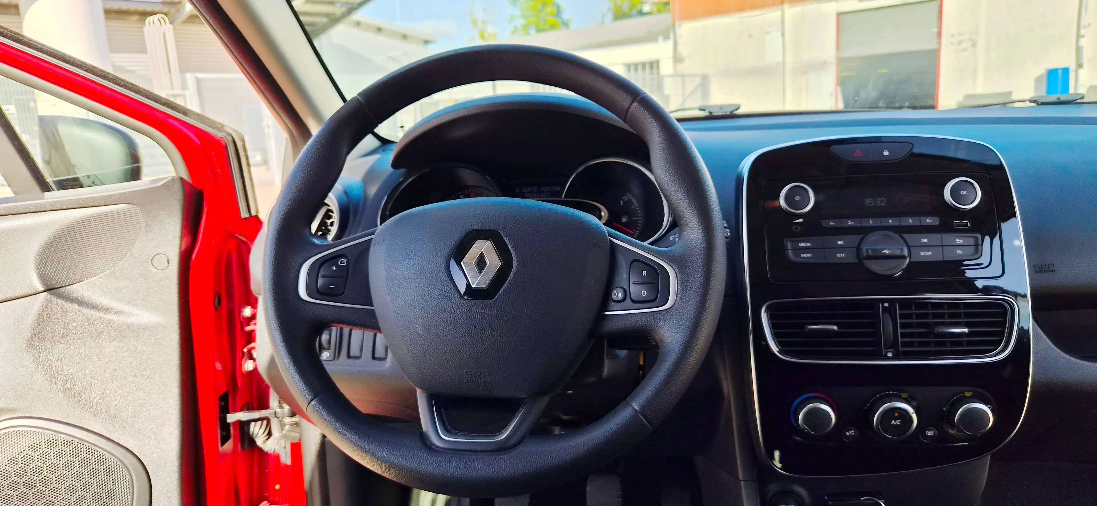 Renault Clio Life/Original 28000km/Klima/Allwetterreifen/Zahnriemen Neu/Finanzierung ab 6,99%/ — photo 15