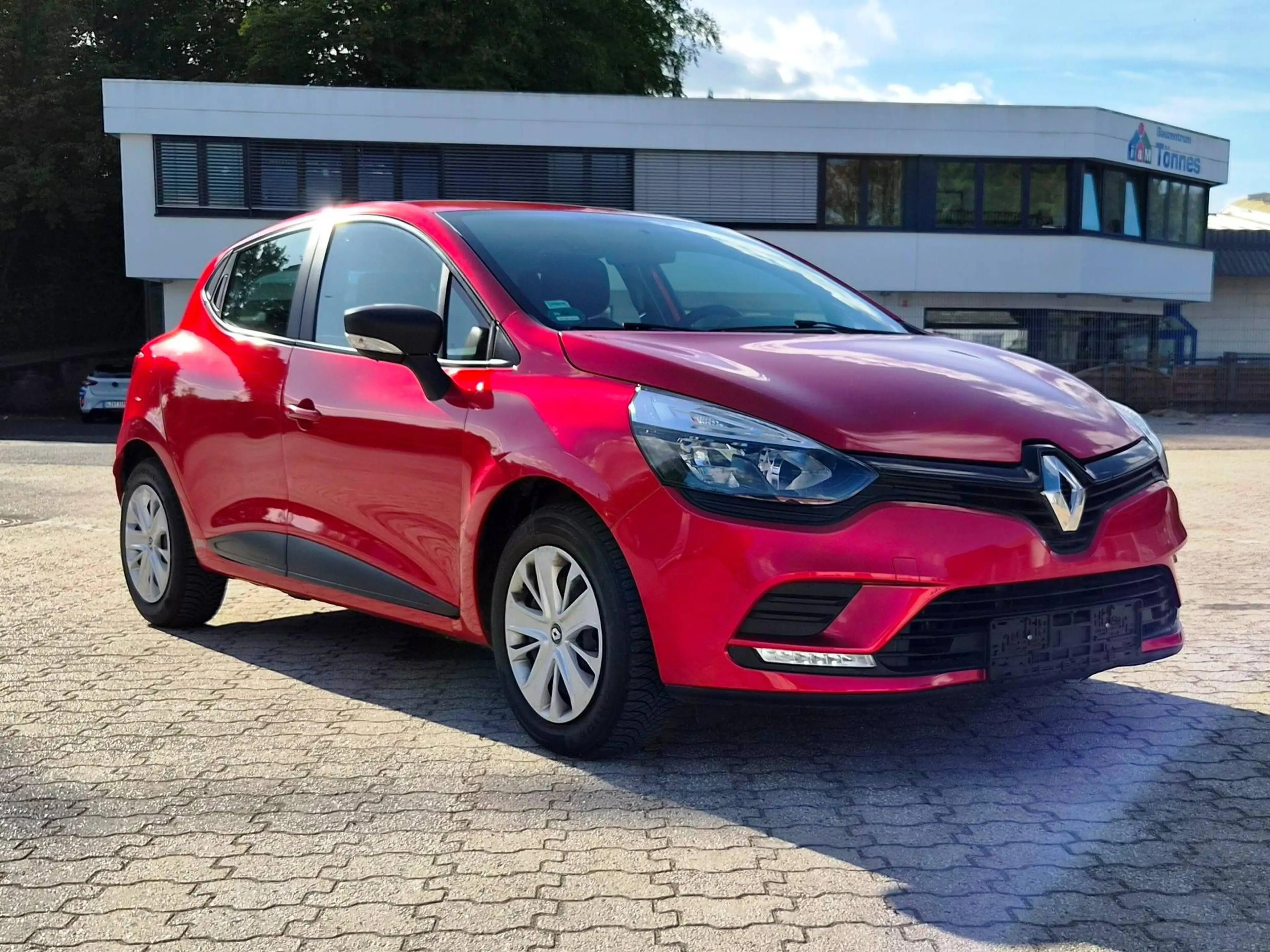 Renault Clio Life/Original 28000km/Klima/Allwetterreifen/Zahnriemen Neu/Finanzierung ab 6,99%/ — photo 3