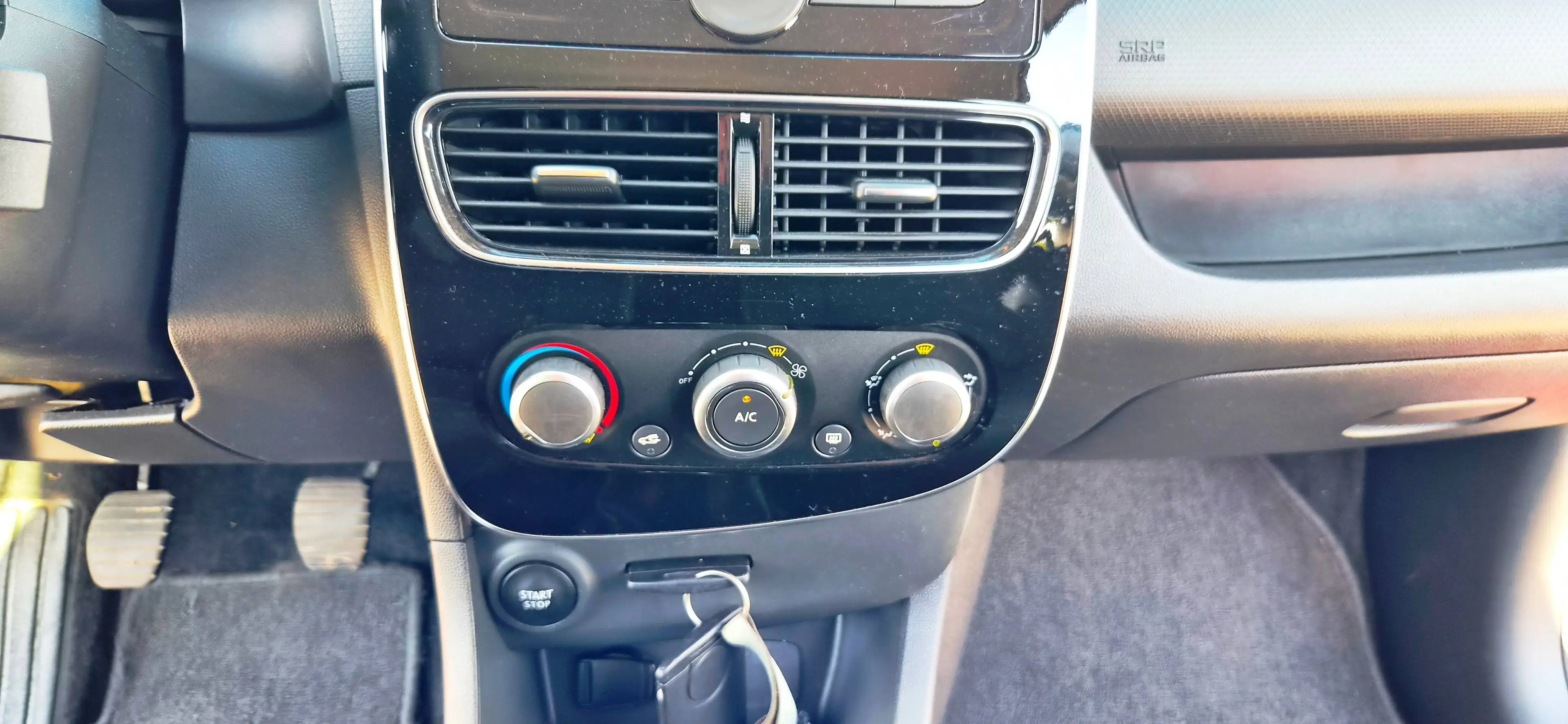 Renault Clio Life/Original 28000km/Klima/Allwetterreifen/Zahnriemen Neu/Finanzierung ab 6,99%/ — photo 14