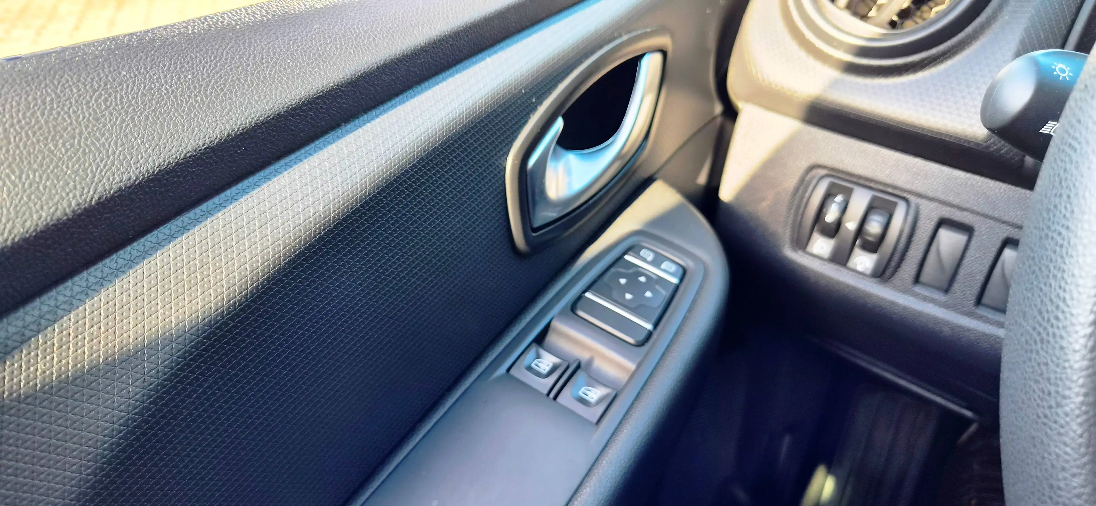 Renault Clio Life/Original 28000km/Klima/Allwetterreifen/Zahnriemen Neu/Finanzierung ab 6,99%/ — photo 17