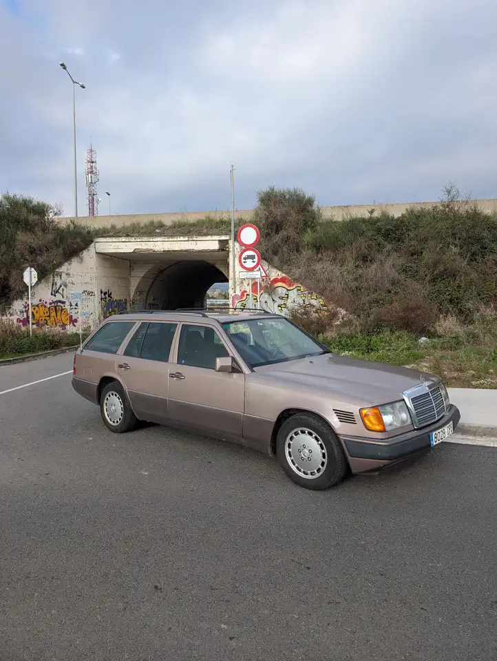 Mercedes-Benz 300 TD Turbodiesel, foto 2