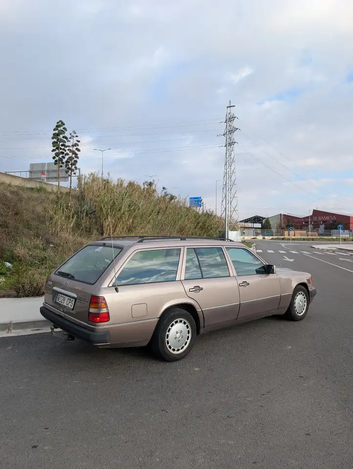 Mercedes-Benz 300 TD Turbodiesel, foto 3
