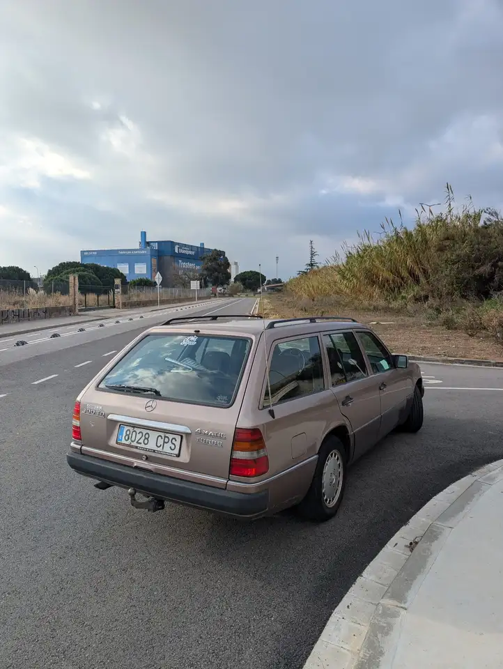 Mercedes-Benz 300 TD Turbodiesel, foto 4