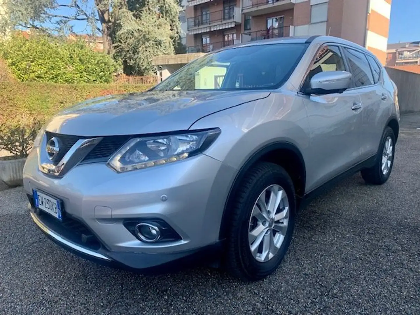 Nissan X-Trail 1.6 dCi PREMIUM NAVIGAT-RETROC. FULL Argento - 1