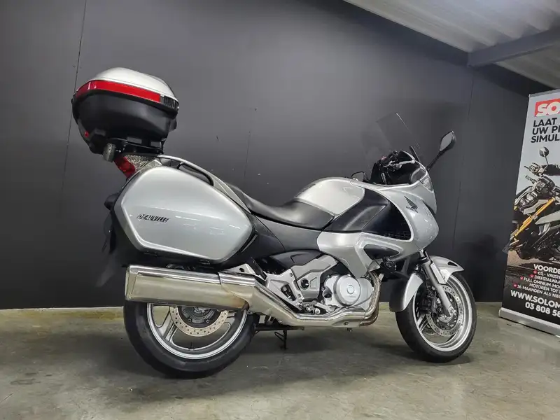 Honda NT 700 - foto 3