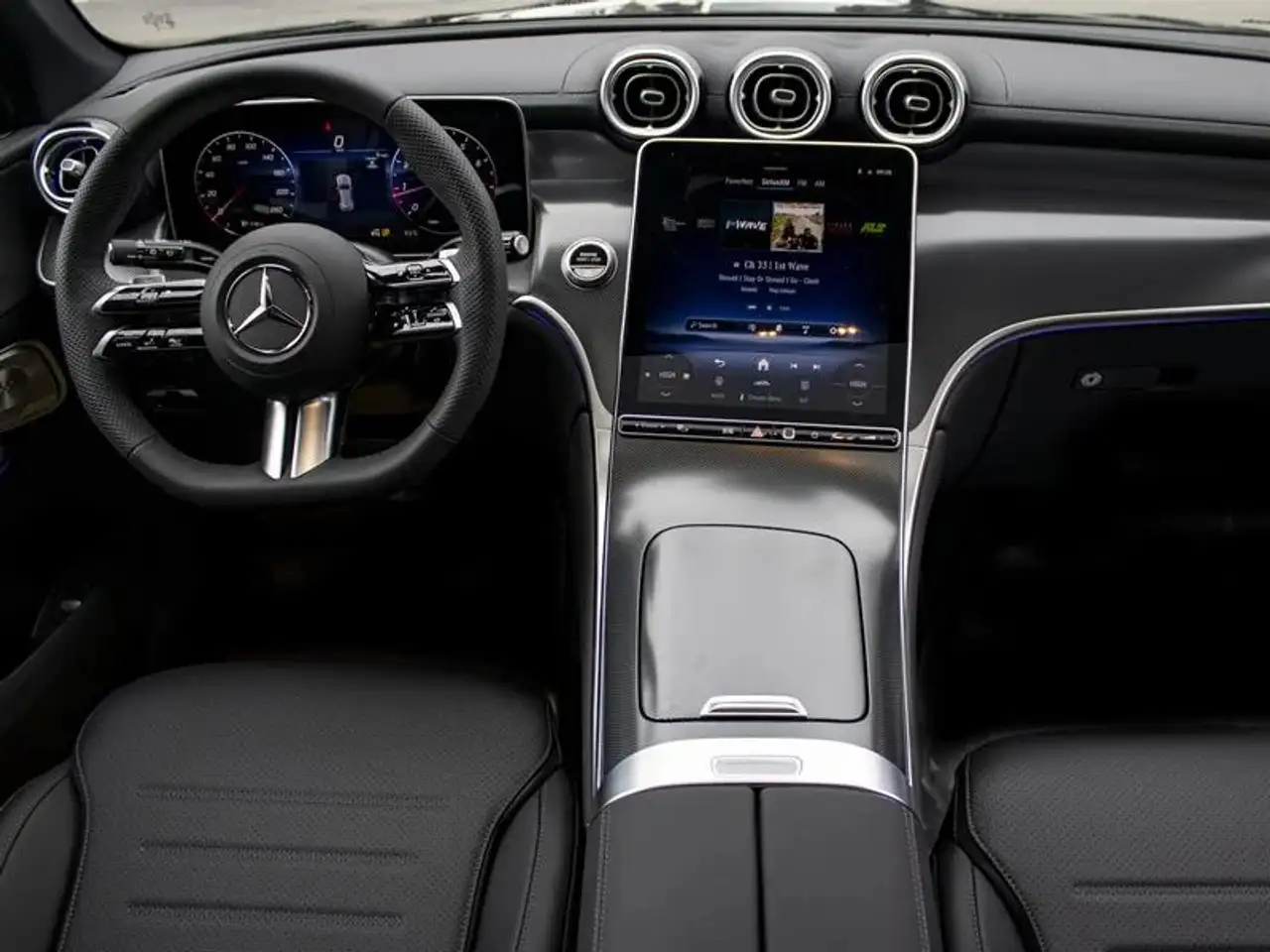 Mercedes-Benz GLC снимка Mercedes-Benz GLC