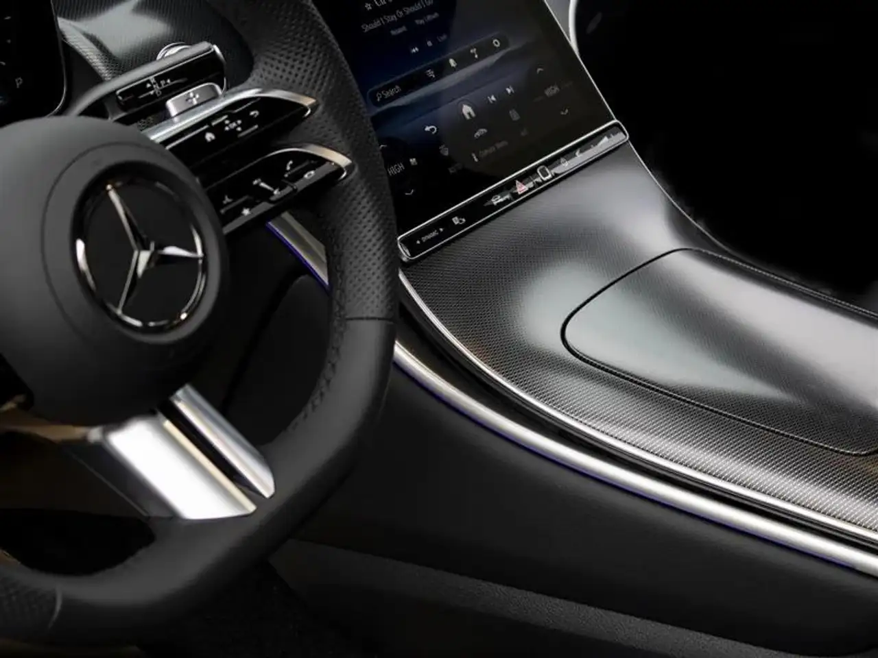 Mercedes-Benz GLC снимка Mercedes-Benz GLC