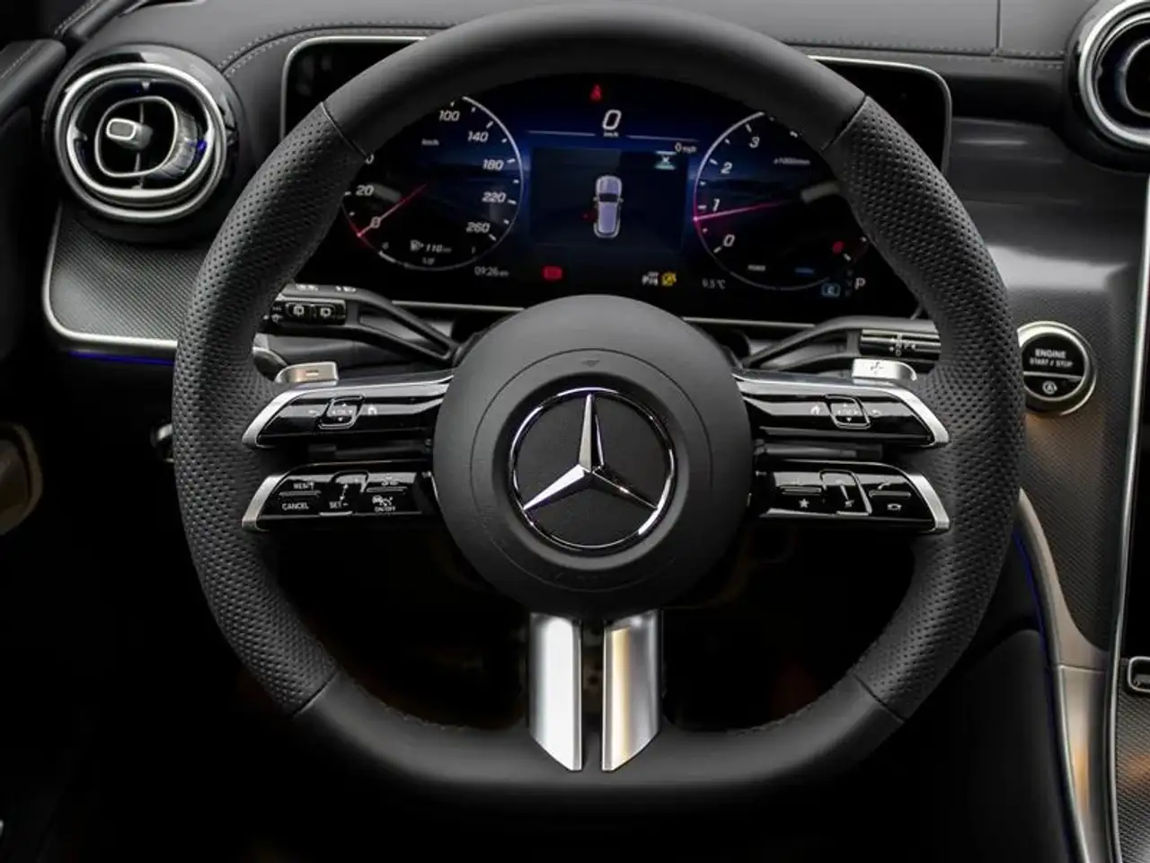Mercedes-Benz GLC снимка Mercedes-Benz GLC